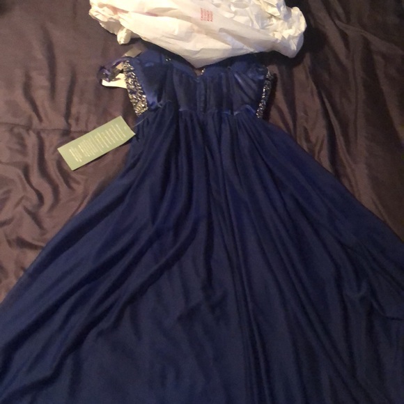 Prom dress - Picture 2 of 2